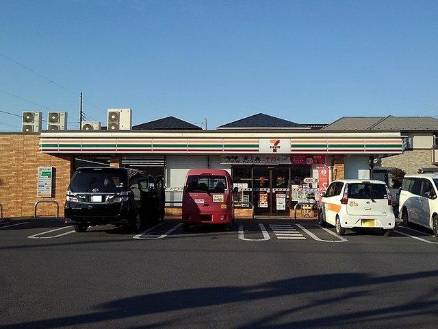 コンビニ　セブンイレブン（コンビニ）まで120m