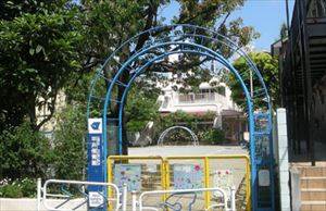 幼稚園・保育園　江戸川区立小松川第三保育園（幼稚園・保育園）まで216m