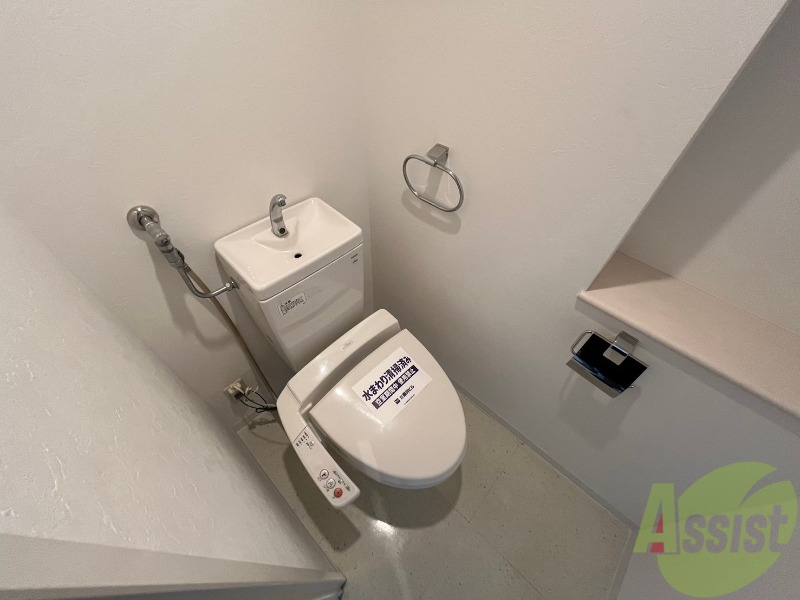 トイレ　こちらはトイレです。清潔感があり、安心して使用できます。