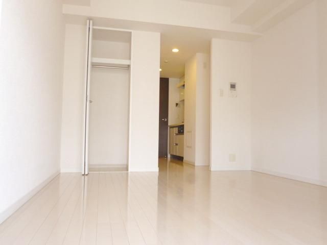 その他部屋・スペース　★広々７帖★リビングです★