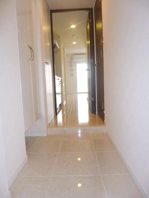 玄関　★下駄箱付き★キレイな玄関★