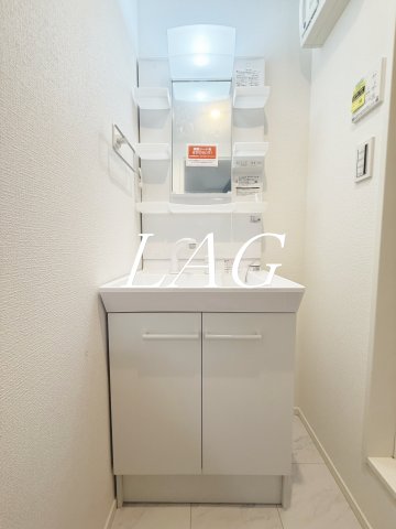 洗面設備　独立洗面台です。