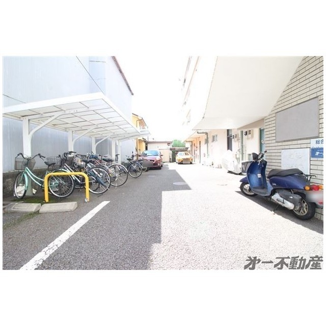駐車場　駐車場