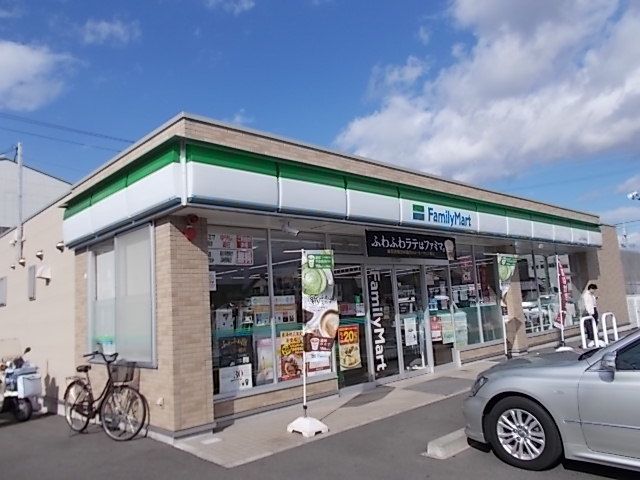 コンビニ　ファミリーマート下川手店（コンビニ）まで500m