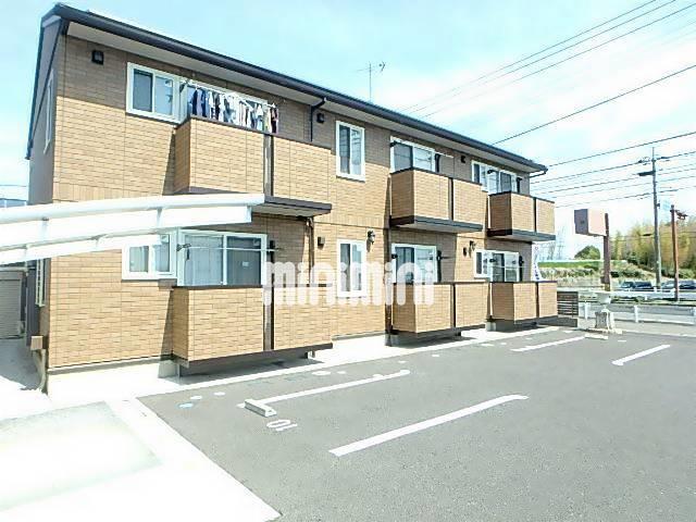建物外観　青空に映える外観です。