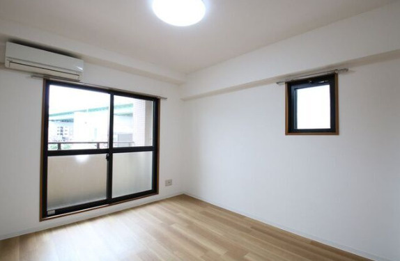 居室・リビング　※写真は同じマンションの違う部屋のものになります。