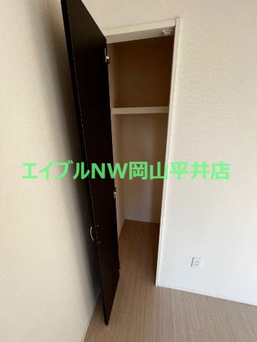 収納　洋室クローゼット