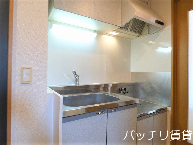 キッチン　同型イメージの為、現状を優先致します
