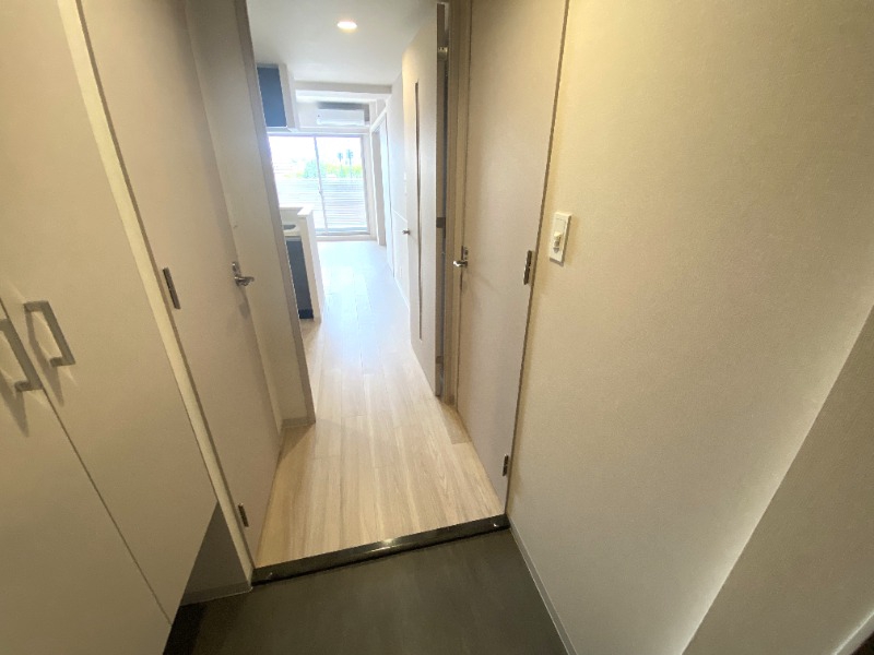 玄関　玄関を一歩入ると・・・こんな感じです。