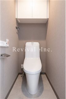 トイレ　トイレにも洗面台が完備されております