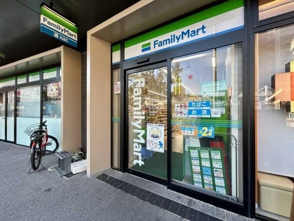 コンビニ　ファミリーマート西小山駅前店（コンビニ）まで43m