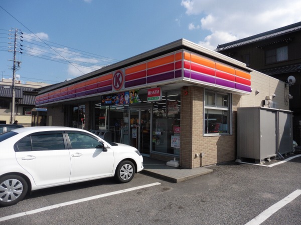 コンビニ　ファミリーマート 東浦役場前店（コンビニ）まで574m