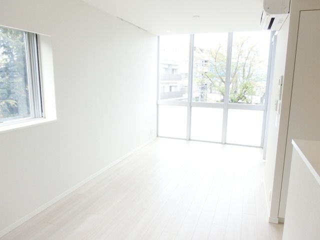 その他部屋・スペース　★角部屋２面採光の明るいお部屋です★