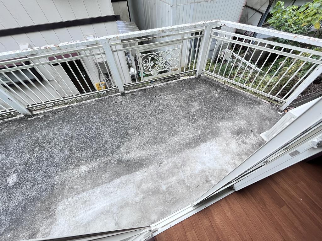 バルコニー　同建物別号室参考