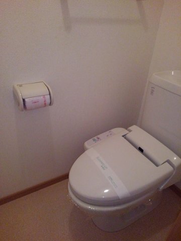 トイレ　清潔感のあるトイレです