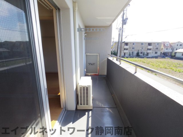 バルコニー　落ち着いた時間を過ごせるバルコニーです