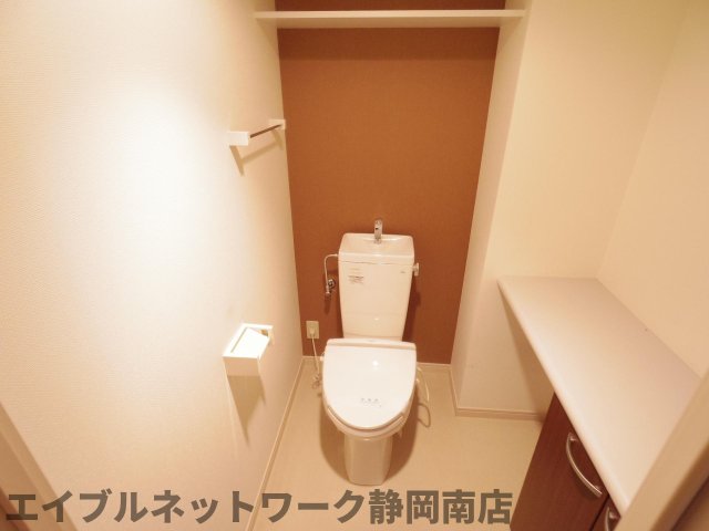 トイレ　ゆったりとした空間のトイレです