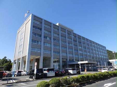 役所　鳥取県庁（役所）まで850m