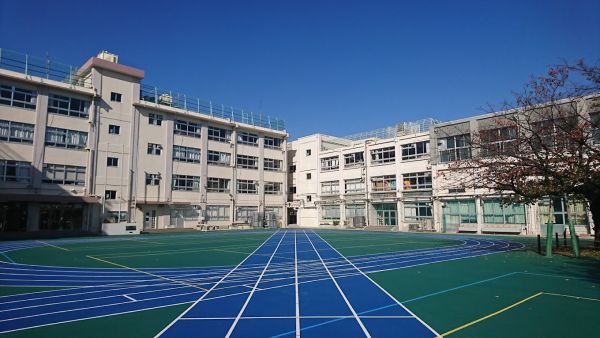 小学校　駒込小学校（小学校）まで426m