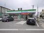 コンビニ　ファミリーマート（コンビニ）まで120m
