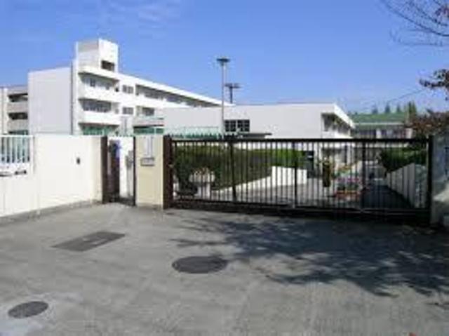 中学校　吹田市立片山中学校（中学校）まで467m