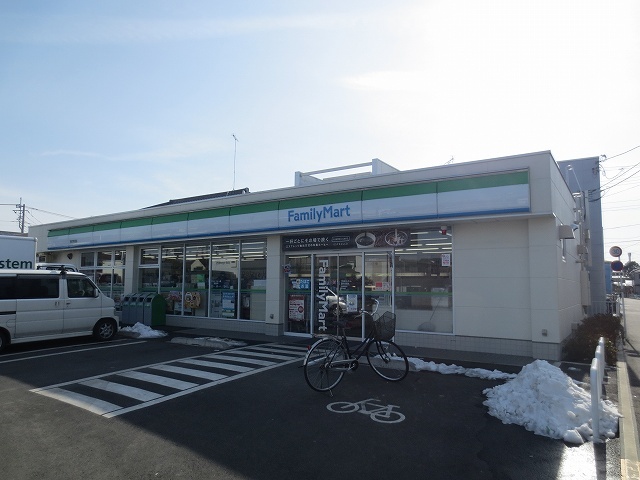 コンビニ　ファミリーマート（コンビニ）まで1400m