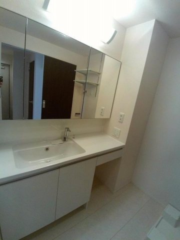 洗面設備　独立洗髪洗面化粧台付き☆