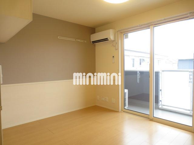居室・リビング　明るいお部屋です