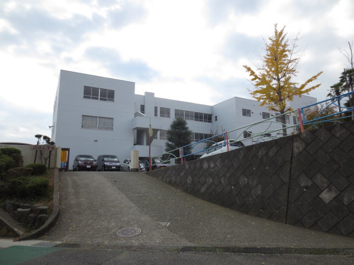 小学校　秦野市立渋沢小学校（小学校）まで720m