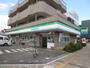 コンビニ　ファミリーマート 渋沢南店（コンビニ）まで331m