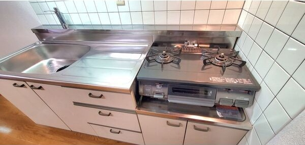 キッチン　※写真は同じマンションの違う部屋のものになります。