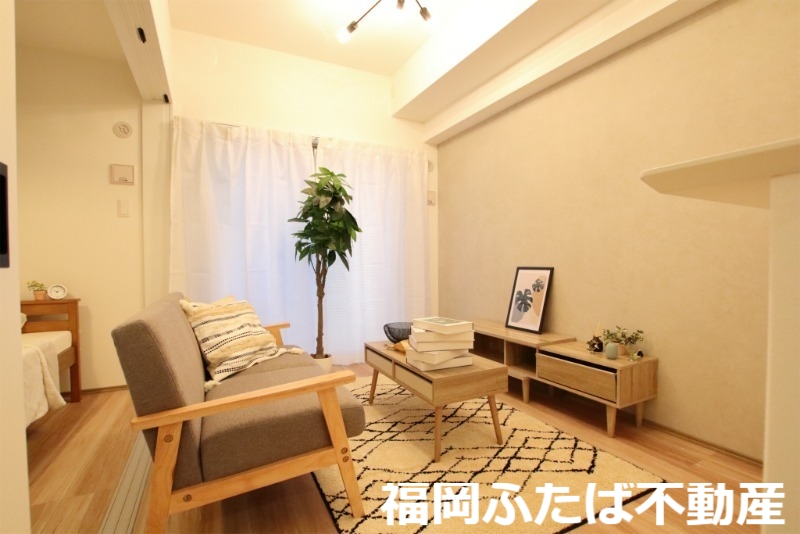 リファレンス竹下駅前の居間写真