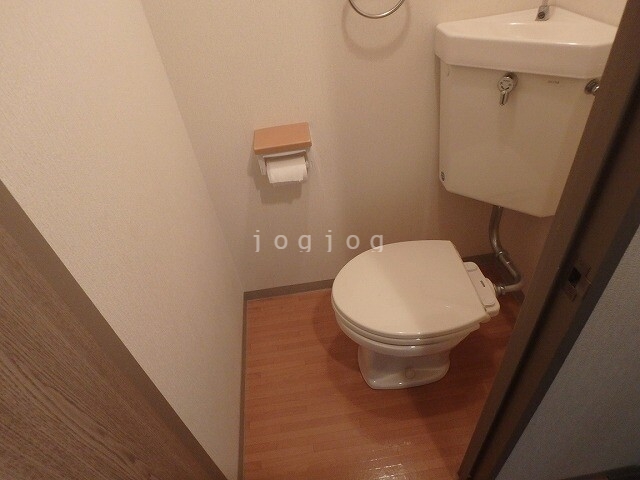 トイレ　当社にて温水洗浄便座設置承ります