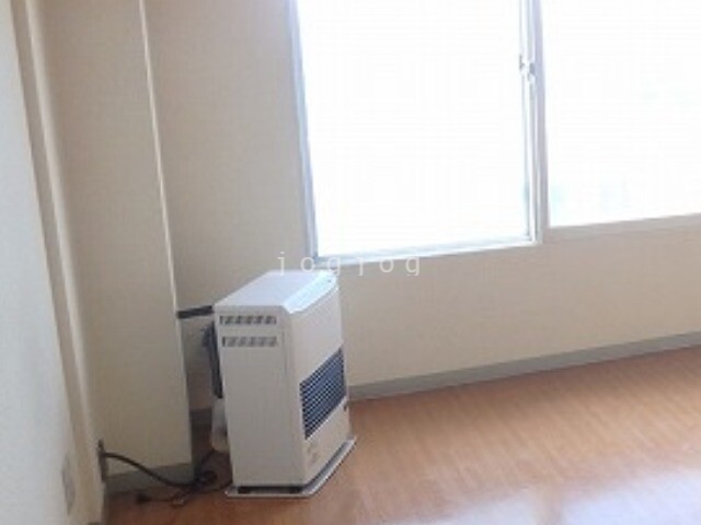 その他設備　冬はあったか石油ストーブです。