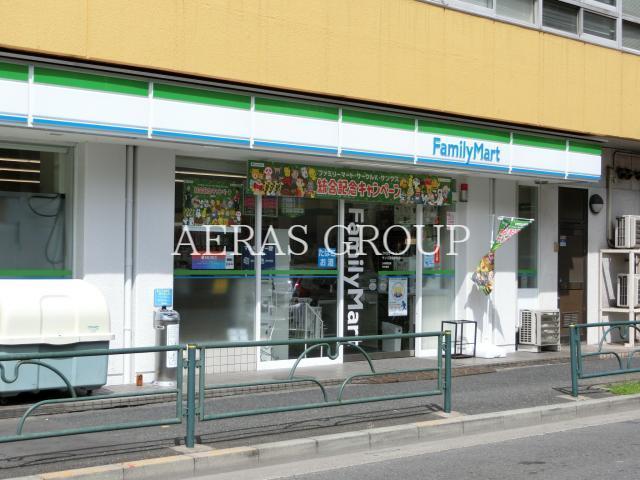 コンビニ　ファミリーマートサンズ田端新町店（コンビニ）まで303m