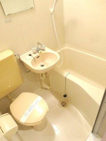 トイレ　★ユニットバスでコンパクトに★