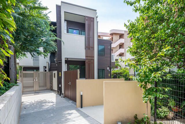 建物外観　２０２