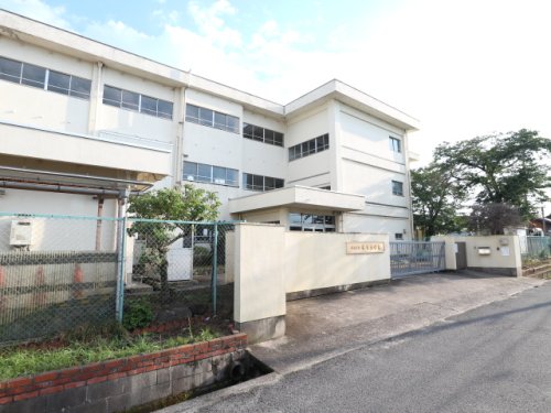 小学校　辰市小学校（小学校）まで561m