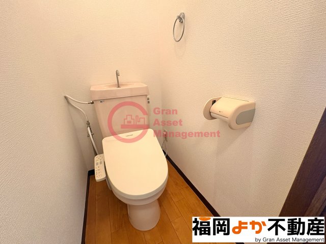 トイレ　【２０２号室実写真】トイレもきれいです