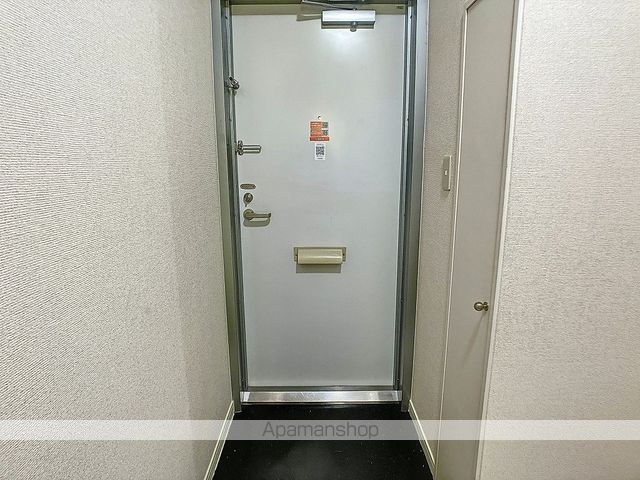 ＩＲいしかわ鉄道 小松駅 バス乗車時間：10分 最寄りバス停で下車 徒歩6分 2階建 築26年の玄関写真