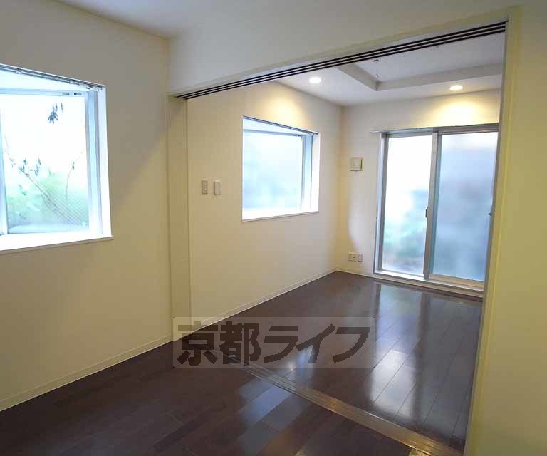 地下鉄烏丸線 北大路駅 徒歩9分 2階建 築18年の居間写真