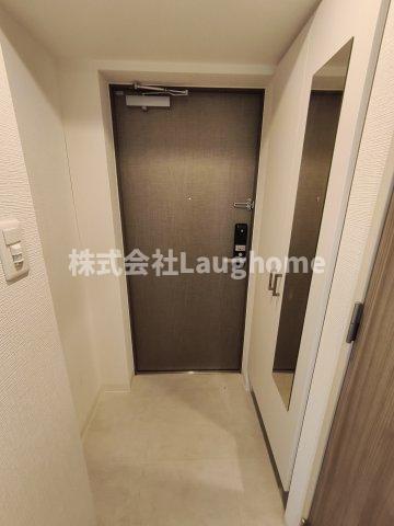 地下鉄御堂筋線 本町駅 徒歩4分 15階建 築5年の玄関写真