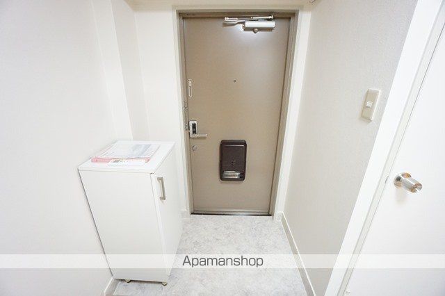 マンション一里塚の玄関写真
