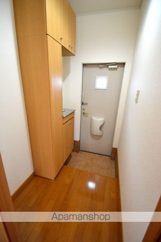 サイプレスAの玄関写真