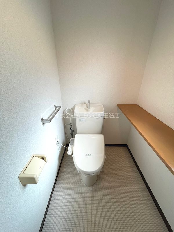 地下鉄長堀鶴見緑地線 玉造駅 徒歩7分 6階建 築27年のトイレ写真
