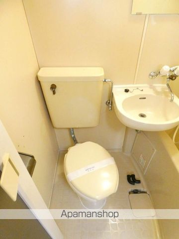ＪＲ東海道本線 浜松駅 バス乗車時間：13分 最寄りバス停で下車 徒歩1分 5階建 築41年のトイレ写真
