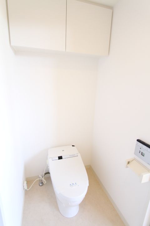 プラウドフラット新宿御苑のトイレ写真