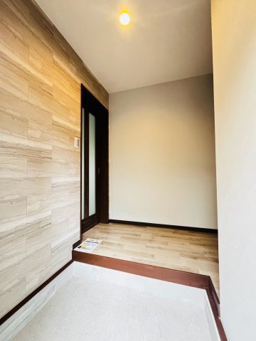 西明石町5丁目戸建の玄関写真