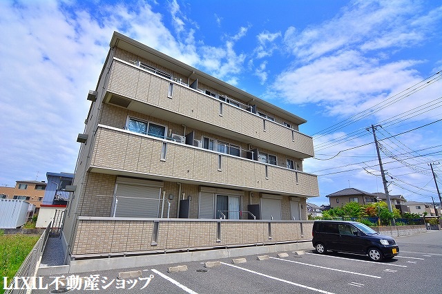 建物外観　吉川市でのお住まい探しなら、当社にお任せください！