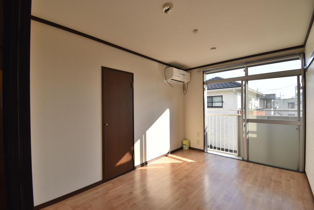 メゾン新町の居間写真
